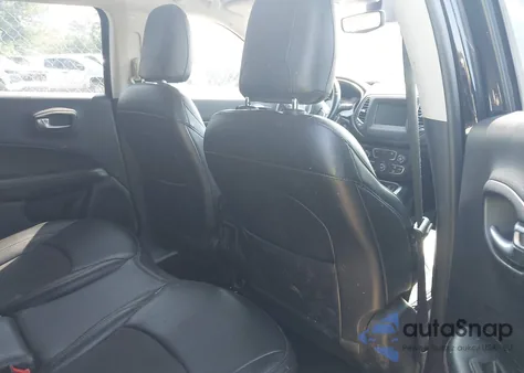 2020 Jeep Compass Latitude 4X4 from USA, damaged, VIN 3C4NJDBB2LT112590